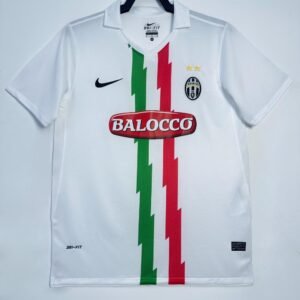 Juventus 10/11 Away