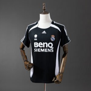 Madrid 06/07 Away